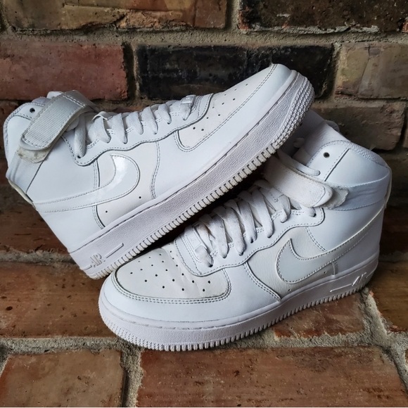 Nike Air Force 1 High Triple White Youth Size 6 - Picture 8 of 9